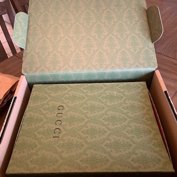 Authentic Gucci black shoulder bag- brand new! - Picture 3 of 10